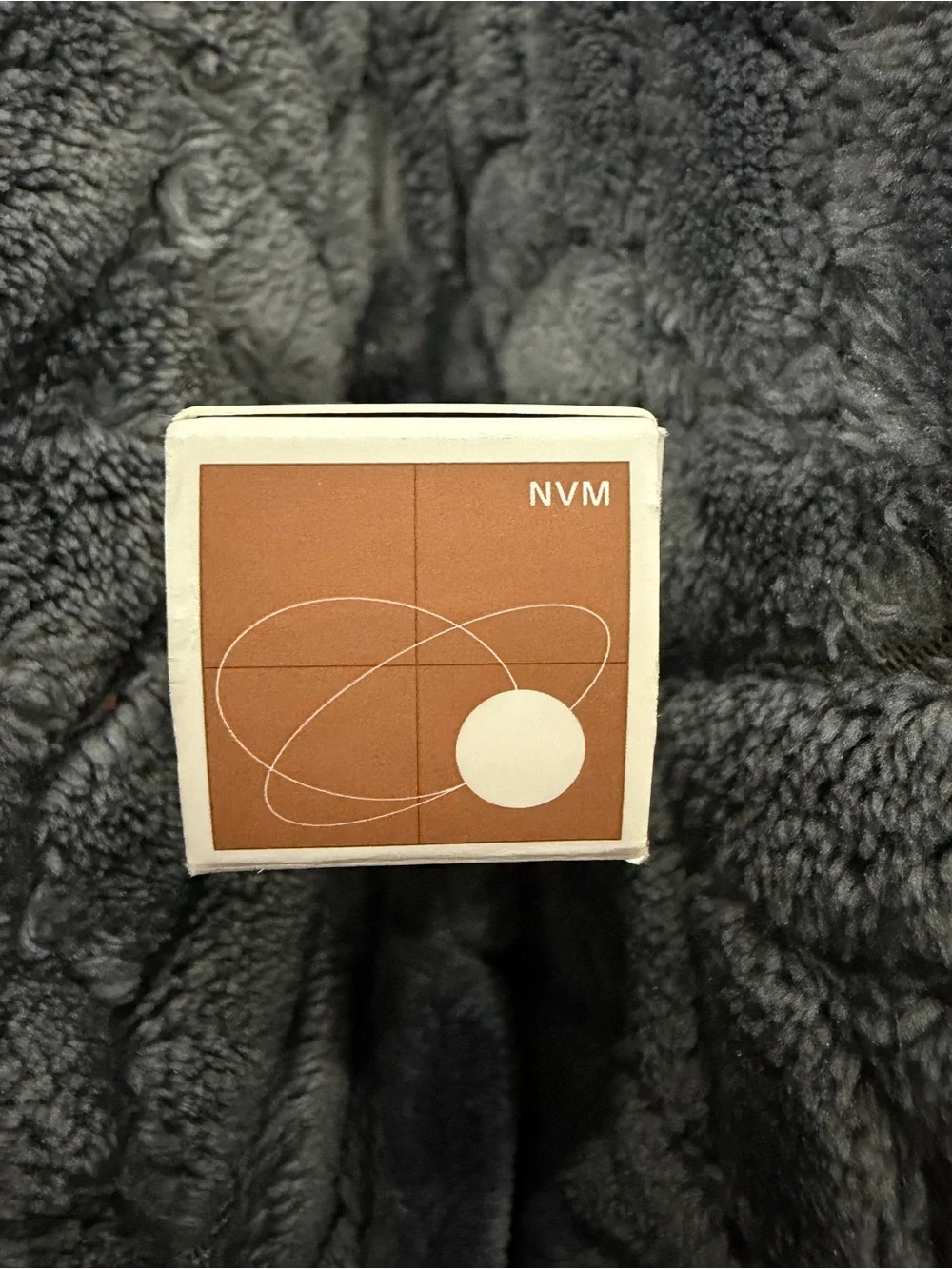 r.e.m. beauty Liquid Concealer - Warm Tan